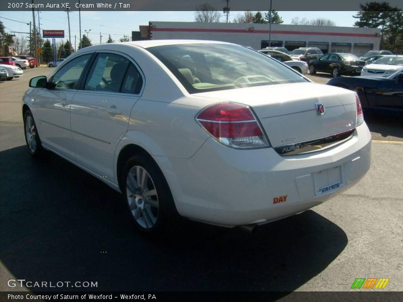 Cream White / Tan 2007 Saturn Aura XE