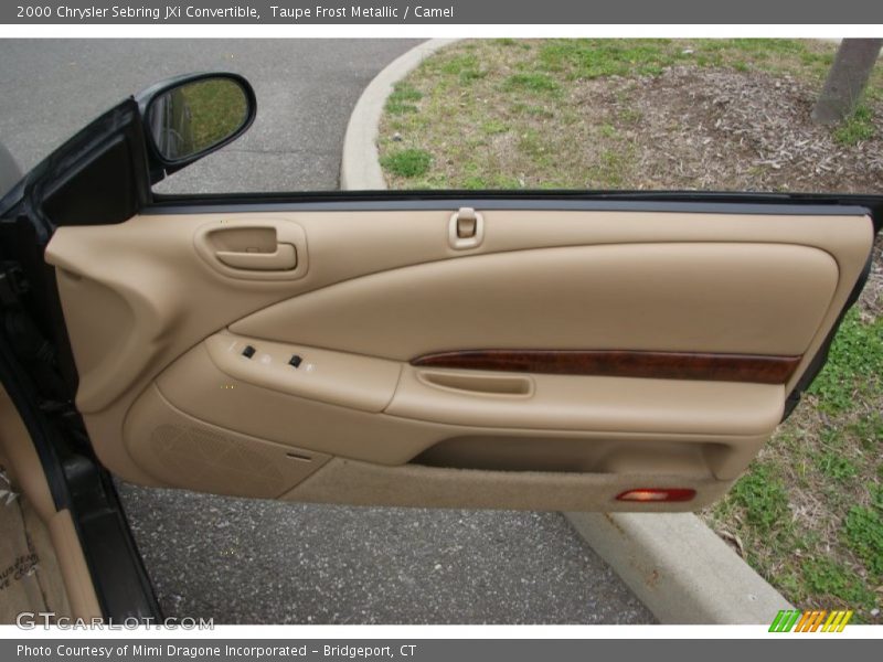 Door Panel of 2000 Sebring JXi Convertible