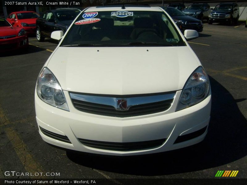 Cream White / Tan 2007 Saturn Aura XE