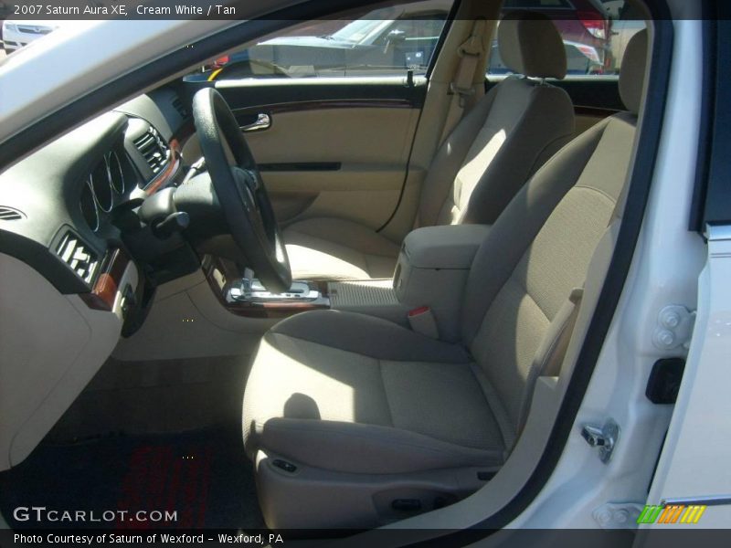 Cream White / Tan 2007 Saturn Aura XE