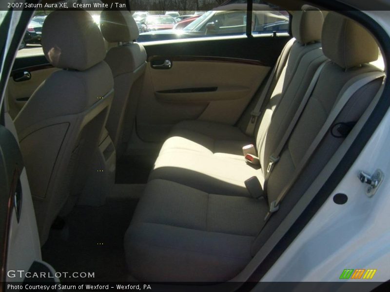 Cream White / Tan 2007 Saturn Aura XE
