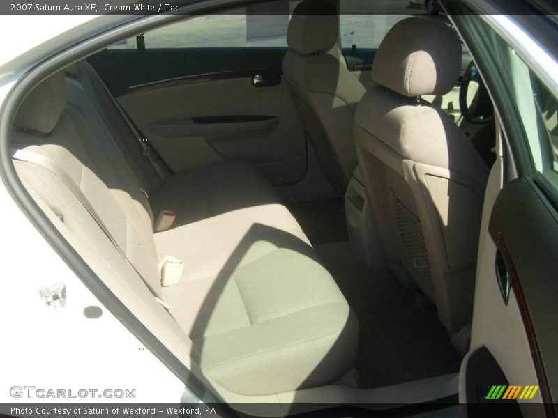 Cream White / Tan 2007 Saturn Aura XE