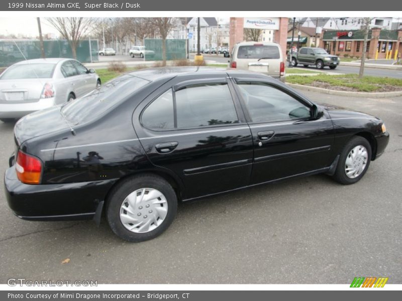 Super Black / Dusk 1999 Nissan Altima GXE
