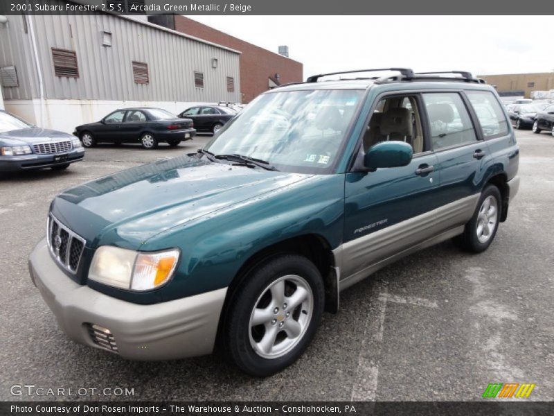 Front 3/4 View of 2001 Forester 2.5 S