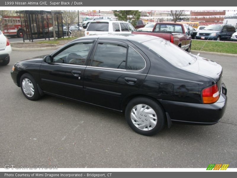 Super Black / Dusk 1999 Nissan Altima GXE