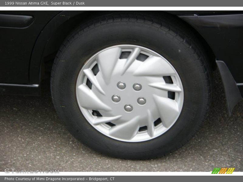 Super Black / Dusk 1999 Nissan Altima GXE