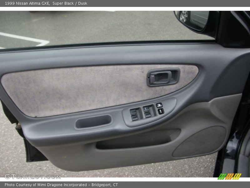 Super Black / Dusk 1999 Nissan Altima GXE