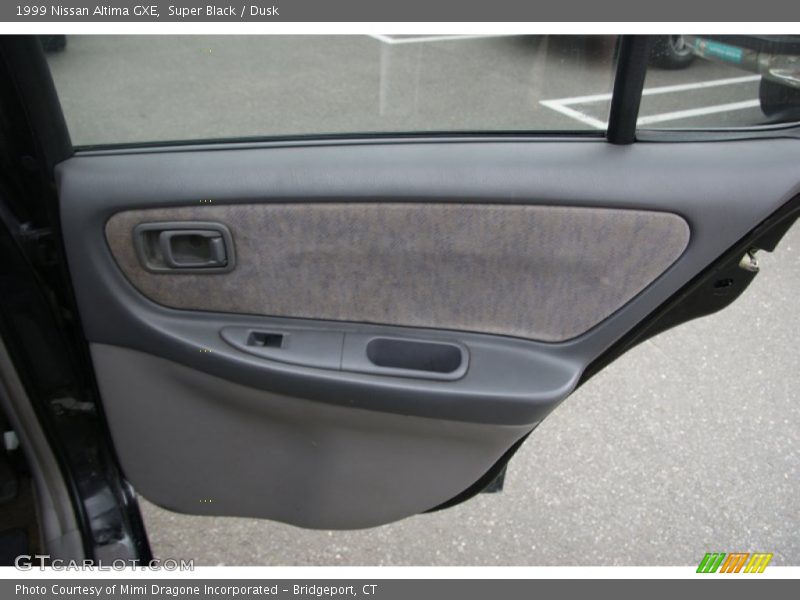 Super Black / Dusk 1999 Nissan Altima GXE