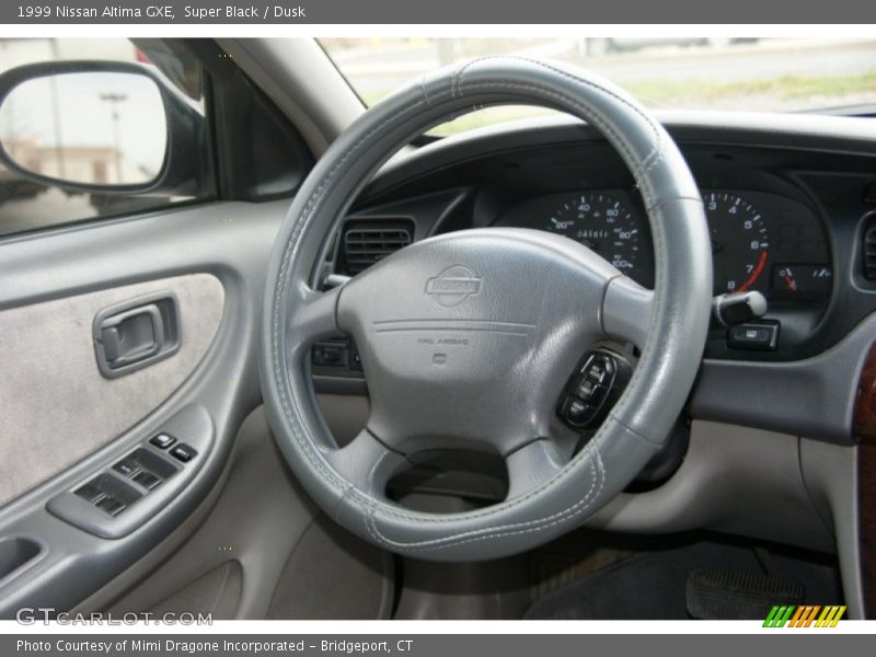 Super Black / Dusk 1999 Nissan Altima GXE