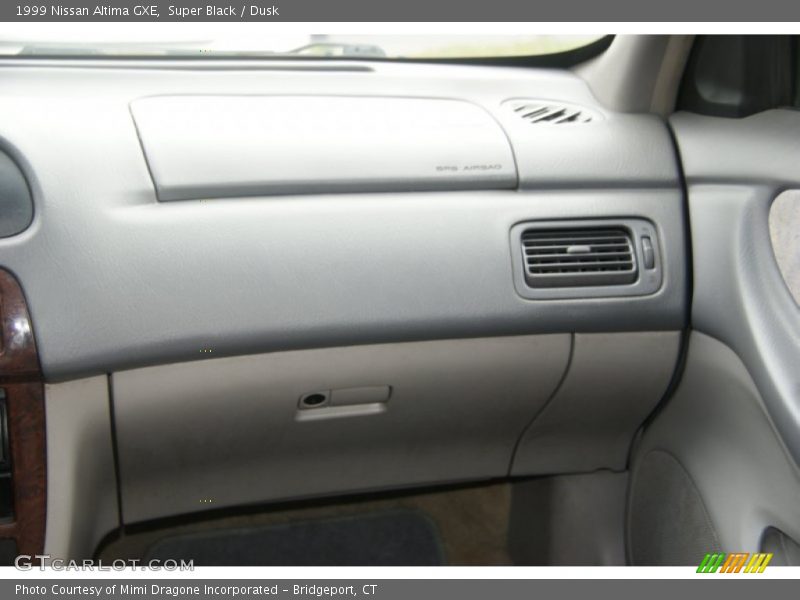 Super Black / Dusk 1999 Nissan Altima GXE