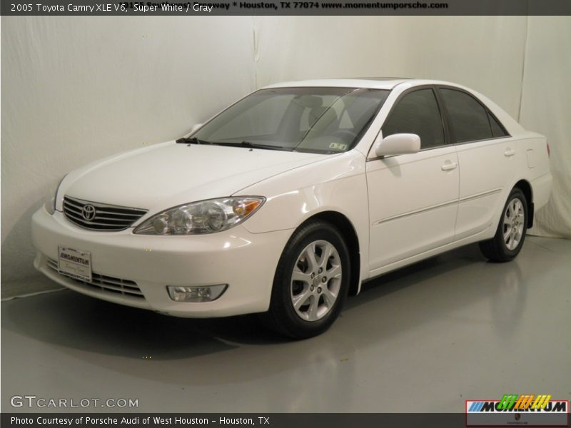 Super White / Gray 2005 Toyota Camry XLE V6