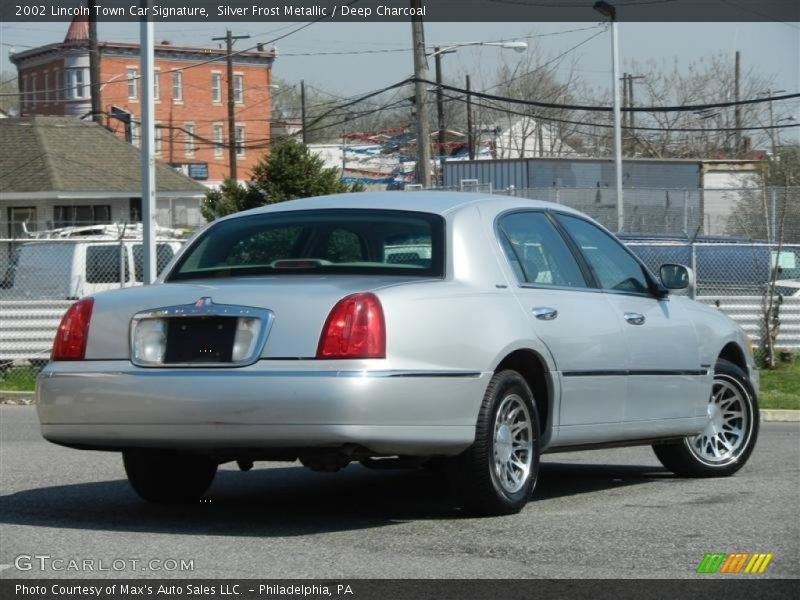 Silver Frost Metallic / Deep Charcoal 2002 Lincoln Town Car Signature