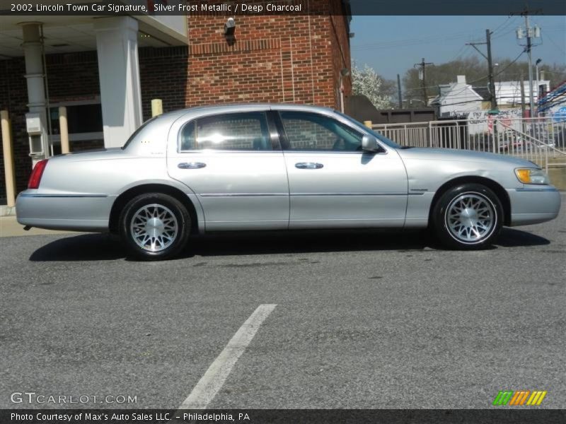Silver Frost Metallic / Deep Charcoal 2002 Lincoln Town Car Signature