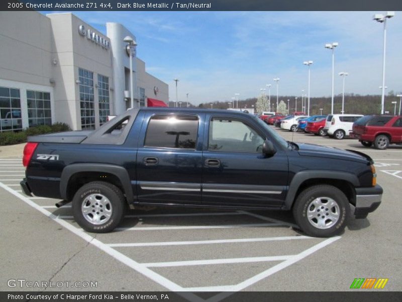 Dark Blue Metallic / Tan/Neutral 2005 Chevrolet Avalanche Z71 4x4