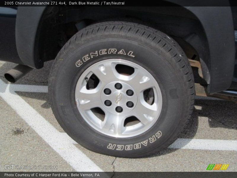 Dark Blue Metallic / Tan/Neutral 2005 Chevrolet Avalanche Z71 4x4