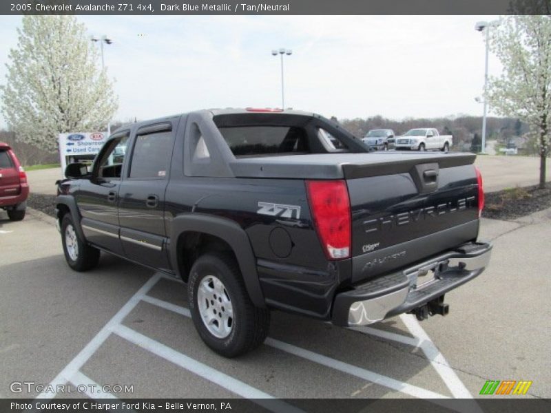 Dark Blue Metallic / Tan/Neutral 2005 Chevrolet Avalanche Z71 4x4