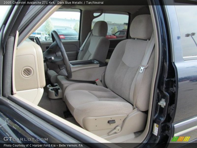 Dark Blue Metallic / Tan/Neutral 2005 Chevrolet Avalanche Z71 4x4