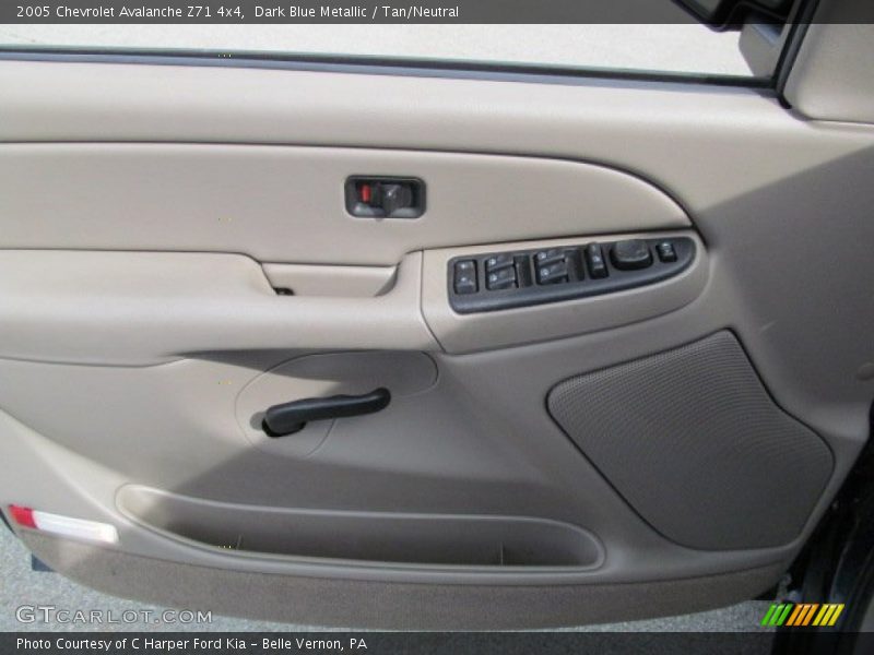 Dark Blue Metallic / Tan/Neutral 2005 Chevrolet Avalanche Z71 4x4