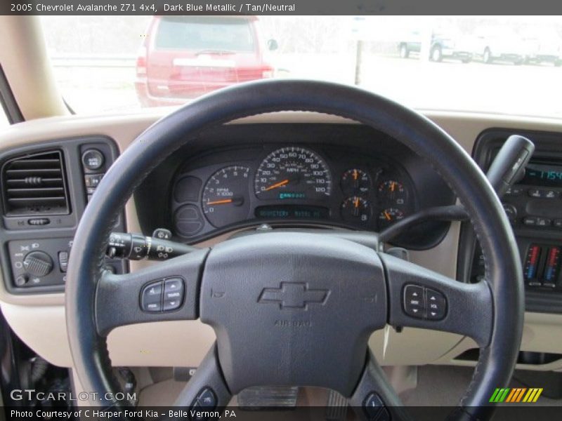 Dark Blue Metallic / Tan/Neutral 2005 Chevrolet Avalanche Z71 4x4