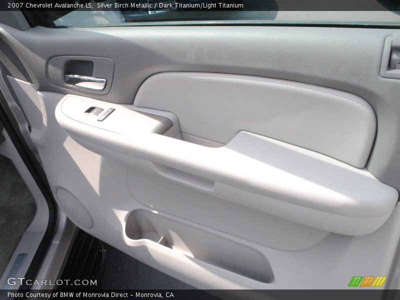 Silver Birch Metallic / Dark Titanium/Light Titanium 2007 Chevrolet Avalanche LS