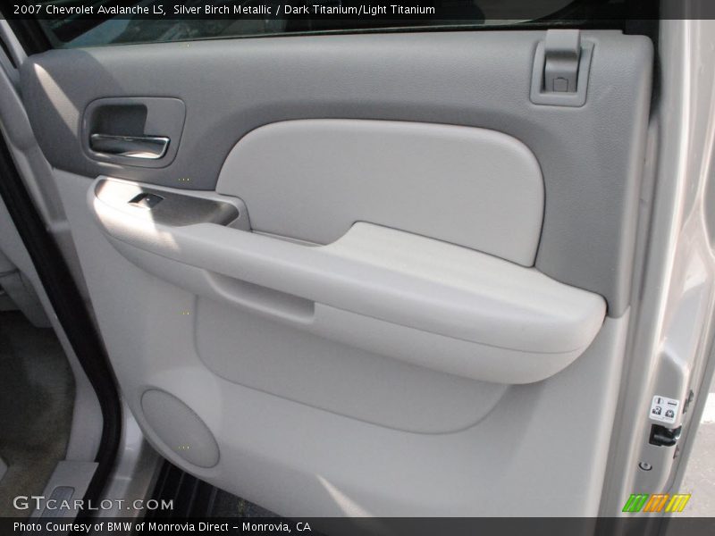 Silver Birch Metallic / Dark Titanium/Light Titanium 2007 Chevrolet Avalanche LS