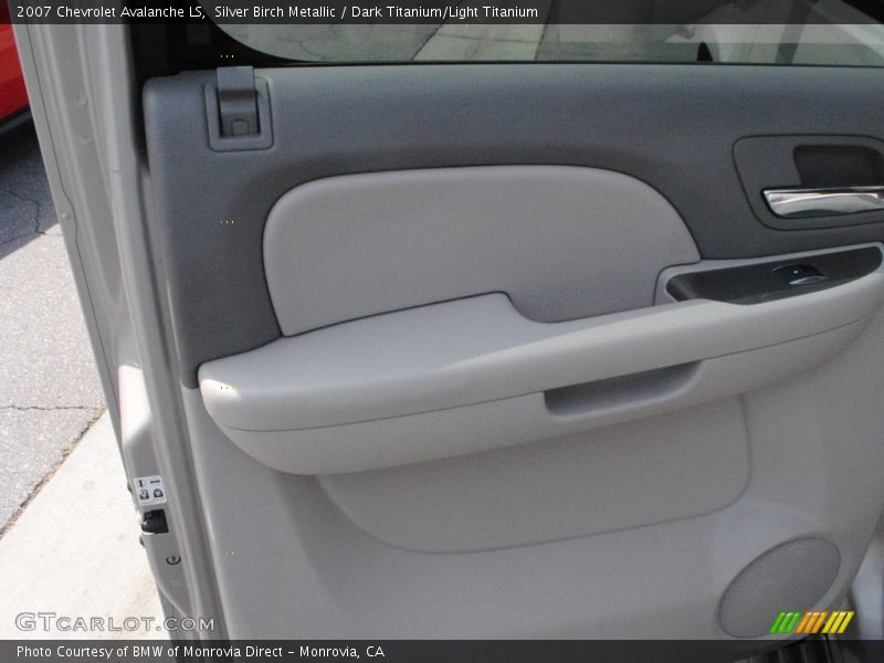 Silver Birch Metallic / Dark Titanium/Light Titanium 2007 Chevrolet Avalanche LS