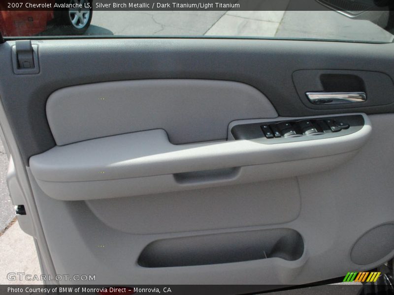 Silver Birch Metallic / Dark Titanium/Light Titanium 2007 Chevrolet Avalanche LS