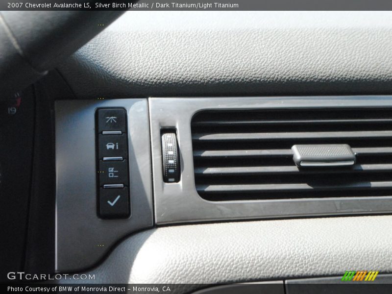 Silver Birch Metallic / Dark Titanium/Light Titanium 2007 Chevrolet Avalanche LS