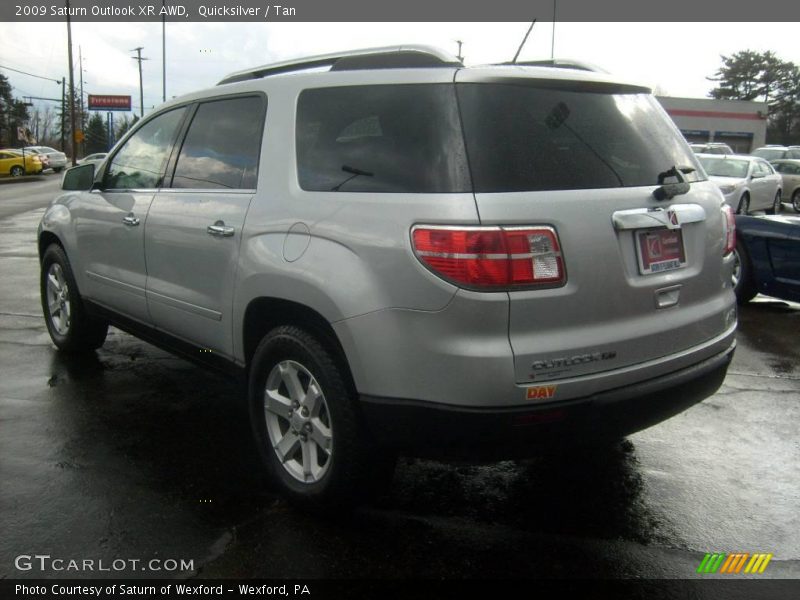 Quicksilver / Tan 2009 Saturn Outlook XR AWD
