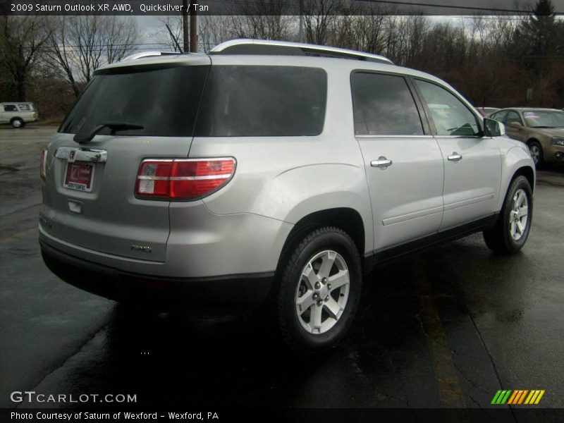 Quicksilver / Tan 2009 Saturn Outlook XR AWD