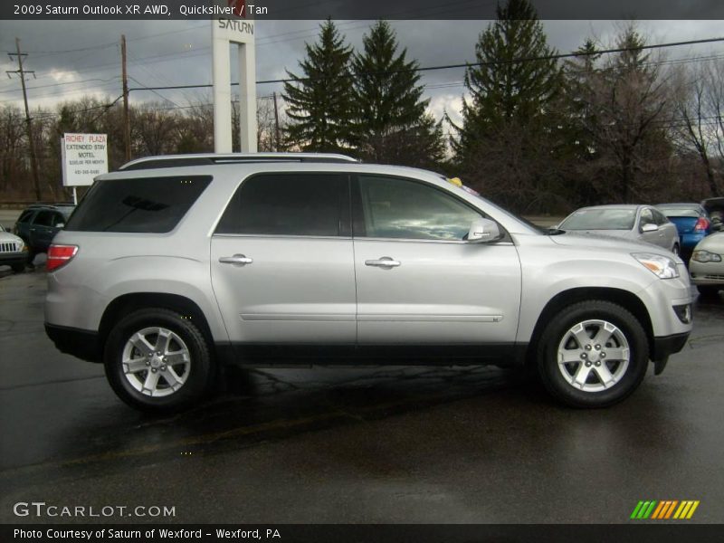 Quicksilver / Tan 2009 Saturn Outlook XR AWD