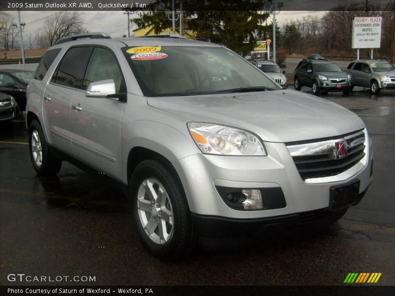 Quicksilver / Tan 2009 Saturn Outlook XR AWD
