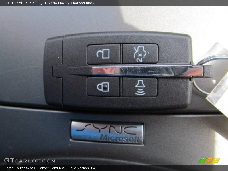 Tuxedo Black / Charcoal Black 2011 Ford Taurus SEL
