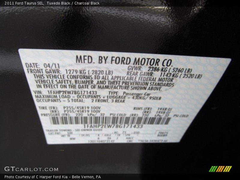 Tuxedo Black / Charcoal Black 2011 Ford Taurus SEL