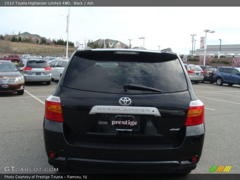 Black / Ash 2010 Toyota Highlander Limited 4WD