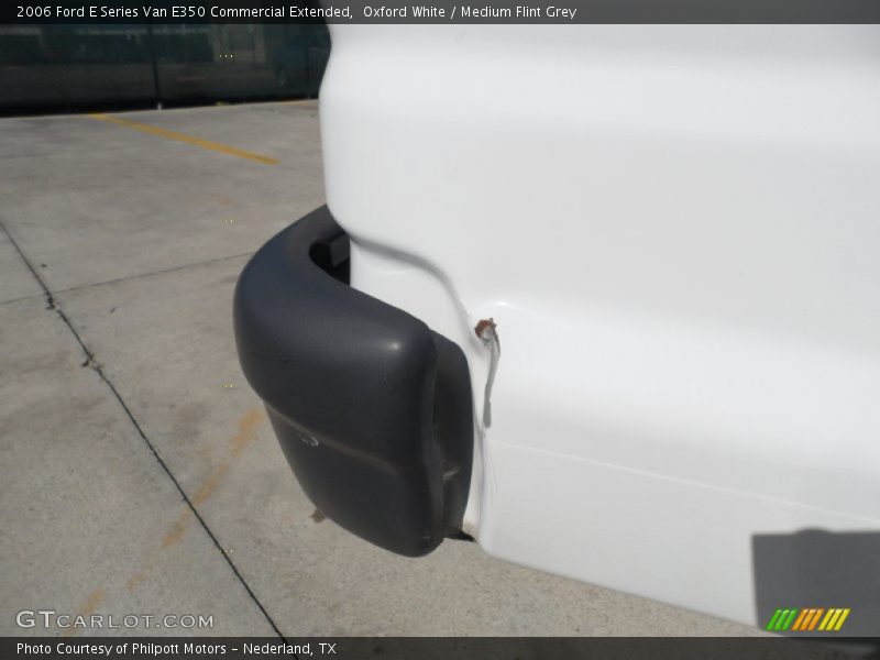 Oxford White / Medium Flint Grey 2006 Ford E Series Van E350 Commercial Extended