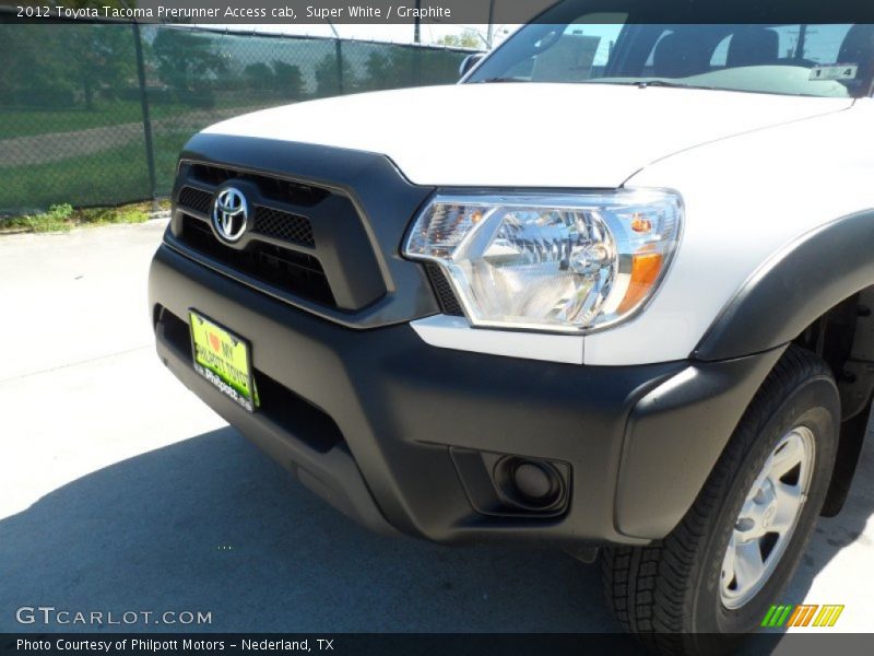 Super White / Graphite 2012 Toyota Tacoma Prerunner Access cab