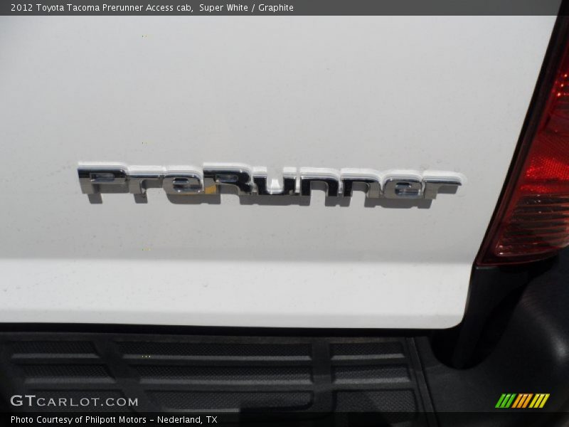 Super White / Graphite 2012 Toyota Tacoma Prerunner Access cab