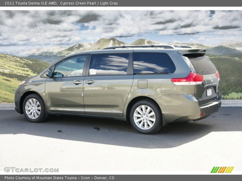 Cypress Green Pearl / Light Gray 2011 Toyota Sienna XLE AWD