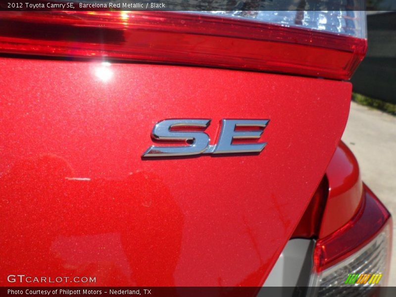 Barcelona Red Metallic / Black 2012 Toyota Camry SE