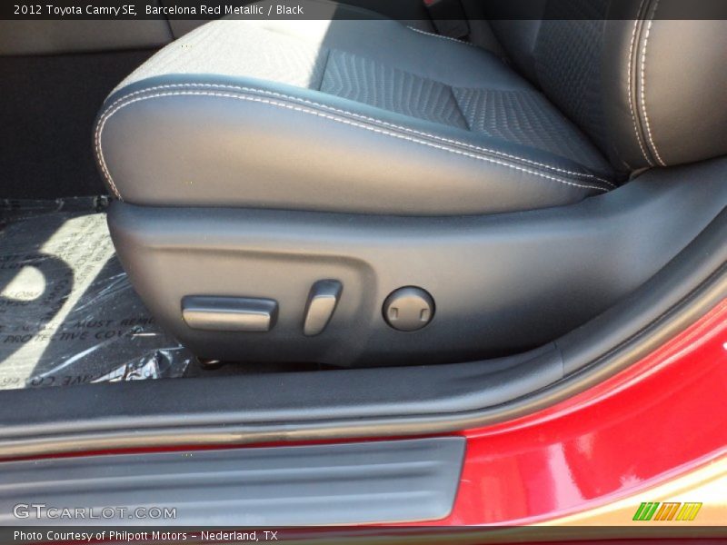 Barcelona Red Metallic / Black 2012 Toyota Camry SE