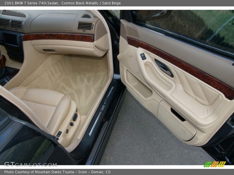 Cosmos Black Metallic / Sand Beige 2001 BMW 7 Series 740i Sedan