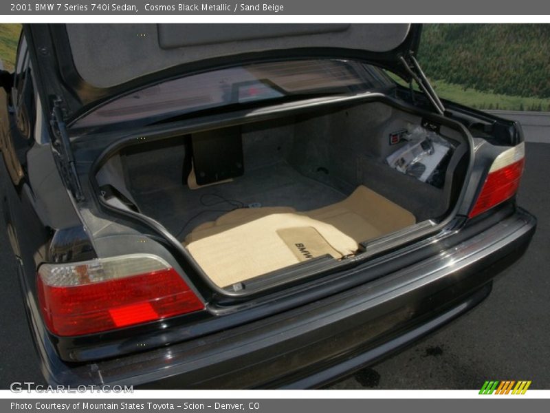 Cosmos Black Metallic / Sand Beige 2001 BMW 7 Series 740i Sedan