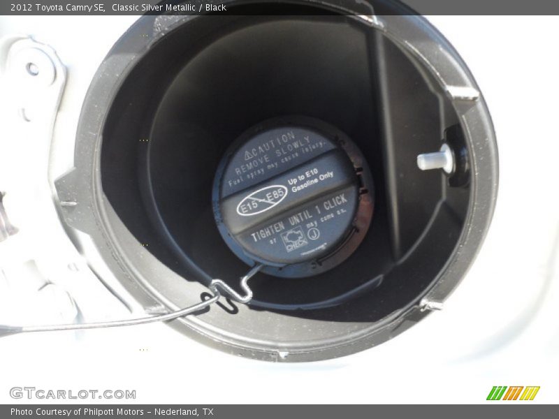 Classic Silver Metallic / Black 2012 Toyota Camry SE