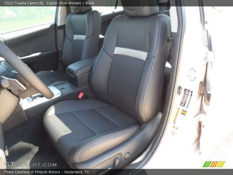 Classic Silver Metallic / Black 2012 Toyota Camry SE
