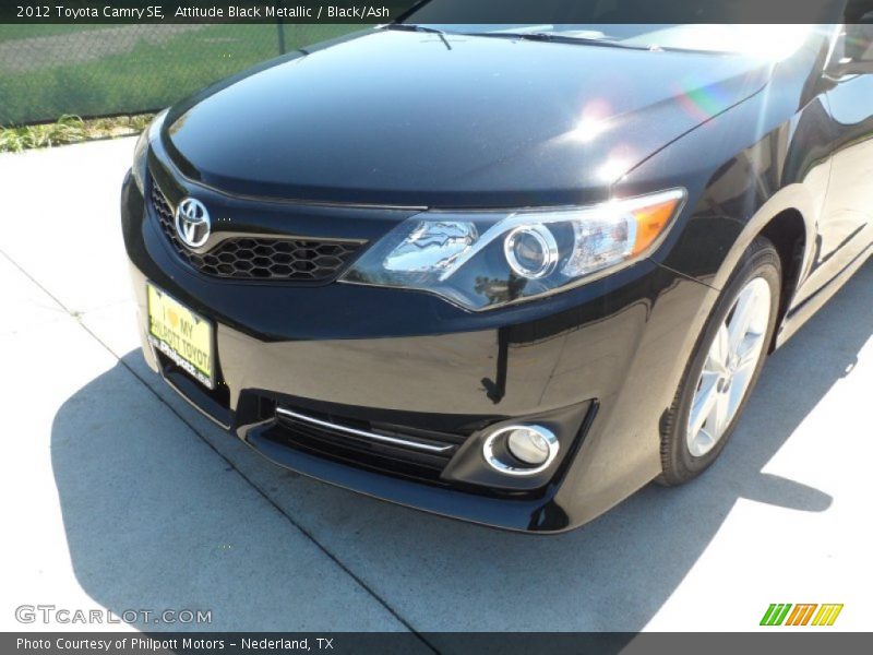 Attitude Black Metallic / Black/Ash 2012 Toyota Camry SE