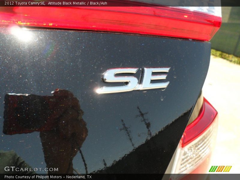 Attitude Black Metallic / Black/Ash 2012 Toyota Camry SE
