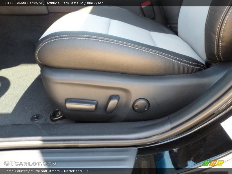 Attitude Black Metallic / Black/Ash 2012 Toyota Camry SE