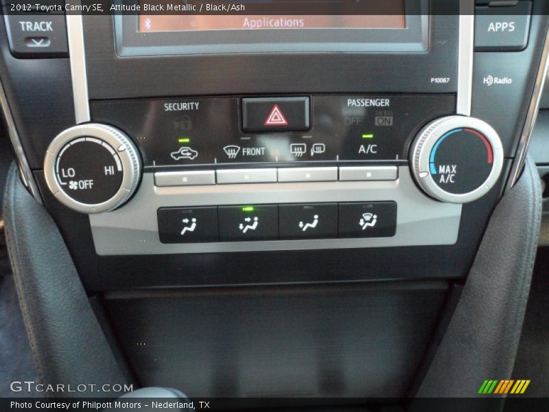 Attitude Black Metallic / Black/Ash 2012 Toyota Camry SE