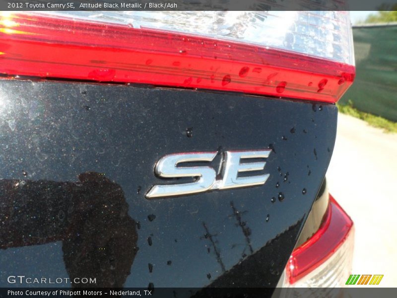 Attitude Black Metallic / Black/Ash 2012 Toyota Camry SE